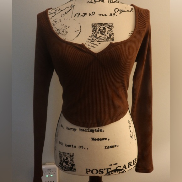 Urban Top - Picture 1 of 3